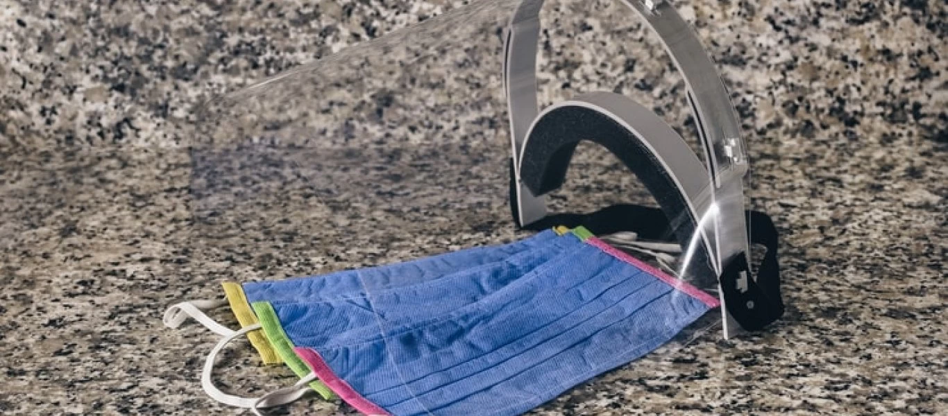 Υποχρέωσαν συμμετέχοντες σε γυμνή ποδηλατοδρομία να…φορέσουν μάσκες!